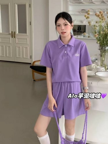 上新 一套 Alo新款香芋紫重工刺绣翻领Polo短袖短裤套装 香芋紫太温柔啦感觉夏天的味道扑面而来！ 黄皮天菜给我锁死：上镜直接白两个度！！ 重工字母刺绣Log