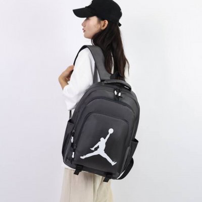 喜悦上新，新款 款号:2415 全新Air Jordan双肩包，P70 颜色：黑色、白色、灰色 尺寸：29*44*18Cm 跃动时尚，见证经典——全新Air J