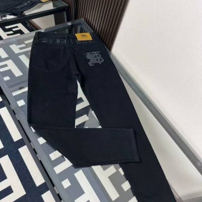oc-699 巴宝莉重工牛仔最新超柔牛仔裤 驴家顶级用料超柔高棉水洗牛仔面料每一件水洗费用高达常规工艺三倍之多 触感极致细腻 质感非常好 全身简约大气设计 裤子