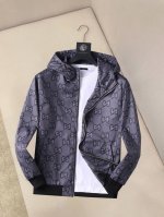古驰 2025春季新款夹克外套，秀场新品品相非常完美，舒适保暖，三标齐全色泽饱满诱人，非常出彩的设计，轻松将时髦感进阶，做工极为考究严谨，走线工整细致！大牌设计