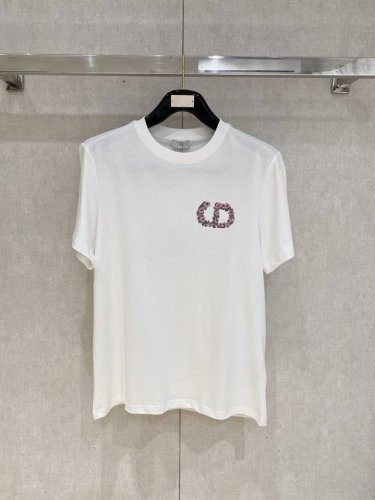 迪*Dior 25Ss春夏新款首发专柜最新款短袖圆领T恤 手绘工艺 高端订制 设计前卫时尚！品牌Logo重工艺设计 高端定制240克面料.手感柔软.穿着舒适.专