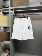 Bbr 巴宝莉 Tb立体印花专属标识棉质翻绒布宽松短裤 Bur首席创意总监 Riccardo Tisci 的限定系列来临 ：连卡佛柜台买手订单，凸显品牌标识的T