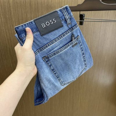 新款 Boss Ss春夏新品超柔和水洗牛仔裤 ，上身爆帅，小直筒设计，修身裁剪，男款顶级休闲棉质！高端弹力四季百搭通勤牛仔男裤！款式极其的百搭，面料弹力，材质也