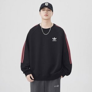 Adidas 阿迪达斯三叶草海外限定圆领卫衣，男女同款，Ins小红书教你搭配上身，新品首发，版型宽松，修饰脸型且舒适有型，近年来深受欢迎的风格，细节无敌，大方又