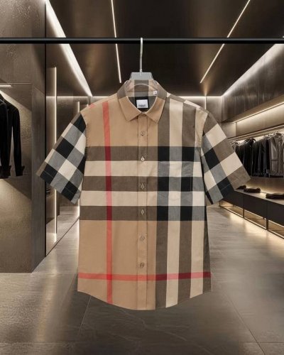 Bur 巴宝莉 Burberry爆款来袭 格纹弹力棉府绸短袖衬衫系列 2025Ss官网新款短袖 衬衫 衬衣 精美工艺 高端版本 专柜定制面料 透气舒适度高 精工