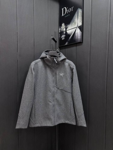 爆款 #Arc'teryx# 始祖鸟Sawyer Wool Hoody刺绣小标识羊毛外套软壳夹克连帽防风冲锋衣 # 1这款Sawyer Wool 夹克采用轻薄耐