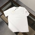 moncler 蒙口 新款男士圆领短袖 情侣T恤 春夏新品 高品质 时尚百搭潮款 定制进口面料 穿着舒适 透气 时尚不失个性 上身休闲随性 帅气有型 彰显大牌气