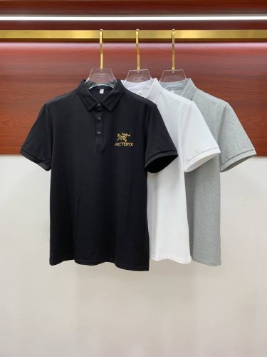 始祖鸟25Ss新款春夏短袖翻领T恤Polo，最高版本客供定制高端朱地面料简单时尚款，拼色螺纹超级好看！经典Logo简单大方的款式！满满的高级感，四季可穿。简欧风
