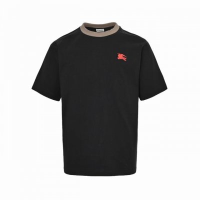 burberry 巴宝莉 25Ss 拼接领战马刺绣短袖 面料采用260克双纱纯棉面料+2X2配套螺纹，，订染颜色后整蚀毛处理， 对照原版做丝滑超柔处理， 布面肌