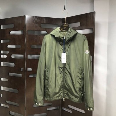 qiu Moncler 蒙口 2025春夏新款男女同款夹克外套，品牌最新设计素！既不单调也不复杂,恰到好处的展现品味！客供定制进口聚酯纤维面料！面料独具的高奢立