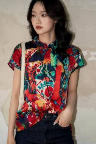 爆款上新 红色印花国风盘扣真丝短袖上衣 显瘦百搭 包容性强 面料：双绉真丝 颜色：图片色 码数：S-Xl