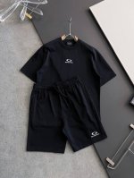 套装Bal、 2025春夏新款男女同款短袖T恤！Logo刺绣设计！极具设计精选客供100%全棉面料，手感柔软亲肤，着身舒适透气性都无法挑剔，实物绝对会让你爱不释