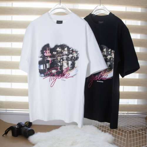 巴黎世家 Balenciaga 25年新品巴黎夜景印花圆领短袖T恤 高清数码印花巴黎夜景25年春季新品 纯棉材质 版型宽松适合男女情侣 Xs 衣长 71 肩宽5
