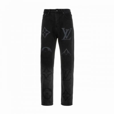 常青款 跑量 lv24Fw 暗纹烧花牛仔裤 原18,700购入 定织平织斜纹牛仔布面 面料吸汗透气 图案采用激光烧花工艺 采用激光镭射印花技术处理的牛仔布 通过