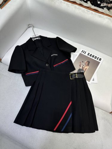 miumi* 25Ss新款短款泡泡袖西装半裙套装 字母绣花装饰 高品质 两色三码 Sml