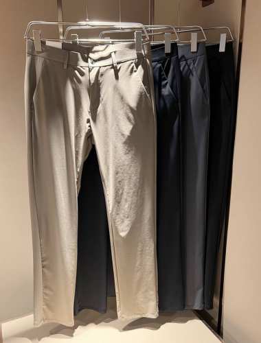 Ferraga*Mo菲拉*慕2025春夏新款男款休闲小直筒西裤 原单品质 原单品质高端时尚休闲水洗原版西裤面料 后腰金属菲拉格慕Logo标识 原单代工厂p渠道出