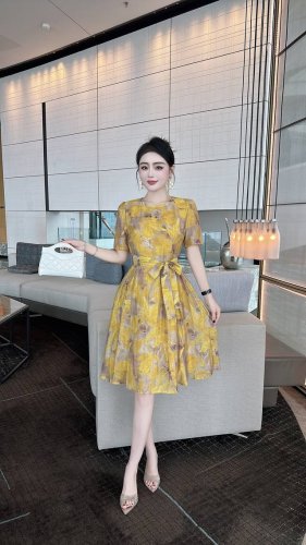 连衣裙 图片色 S-Xxl 5个码 2025夏季新款上新印花大摆修身显瘦 系腰带收腰大摆A字连衣裙 重工时尚印花 时尚高挑 优雅高贵大气 超仙超美 大爱的一款