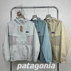 Patagonia 巴塔哥尼亚 连帽轻薄防晒皮肤衣速干衣 速干防晒，户外界的 爱马仕 此款防晒衣满满的科技感，穿起来像面膜一样柔软舒适。高档速干面料，Upf+防