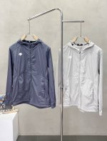 Descente迪桑特独家专供新款原单男士休闲春夏薄外套 防晒衣。透气舒适 高端定制 高版本 时尚百搭爆款进口面料 手感超柔软细腻 穿着亲肤舒适 高端精品 代工