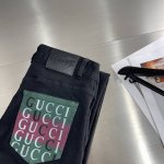 gucc 25Ss新款印花牛仔长裤 高端男士定制时尚修身小直筒牛仔裤。 丹宁水洗牛仔裤！奢华体验.客供贸易渠道，简约魅力的经典裤装采用客供丹宁牛仔 质感厚实舒适