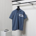 prada 普拉达 胸前三角标双杠短袖Polo衫 选用棉质珠地网眼布，衣领为双系统提花定织扁机制成，有弹性，不变形，衣服全部原生布捆边，前胸双层面筒，无明线，无