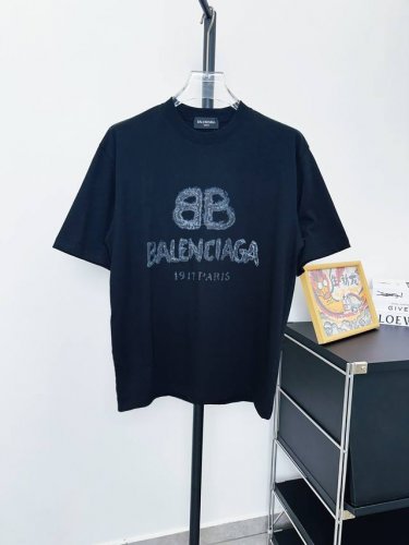 款号：D126 宽松大版 顶级版本 Balenciaga巴黎世家拔染发泡涂鸦字母 短袖T恤 抢购Zp开发定染面料色..印花.水洗. 采用280克100%纯棉 精