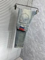 蒙‘’ 2025春夏高级时装感，超柔牛仔面料 , 浅色洗水牛仔裤。 面料很特殊，超细精仿棉纱混纺，超柔舒适感。 具备牛仔随性感 ,休闲感 ,有轻松感 ,时尚感。