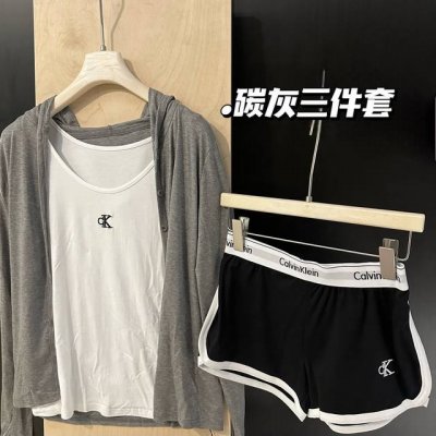 上新 慵懒风三件套 遛弯人必选解锁快速出门 连帽上衣 裤子十背心 一套备齐 穿搭无烦恼 三个色任选 慵懒感拿捏超软质感 颜色 灰色 柠檬黄 紫色 码数 见尾图