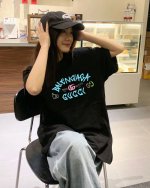 balenciaga X Gucci 巴黎世家联名古驰paris圆领短袖半袖T恤 面料采用260克纯棉双纱食毛面料 双线二本针压线 久洗不变形 原版定制三标 高