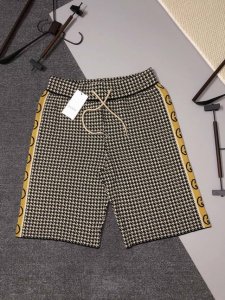 Gucci 古驰 2025Ss新款针织短裤，定制面料采用威化布织法，提花针织工艺，版型紧致立体，定制裤绳五金质感强，顺滑，上身舒适透气，凹凸有型的立体感，时尚休
