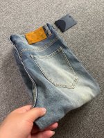 lv2025Ss春夏新款修身小脚牛仔裤 完美洗水工艺 定制顶级五金Logo 独家定制微弹面料 码数29-38 没35、37 01502008