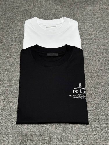 新品 Pa家族男士时装款休闲纯棉圆领短袖T恤，台湾意比贸易公司货，25年春夏新品，经典王牌单品！ P家的单品真谛在于高级和简约，这属于它的独特的美学文化，亦是充