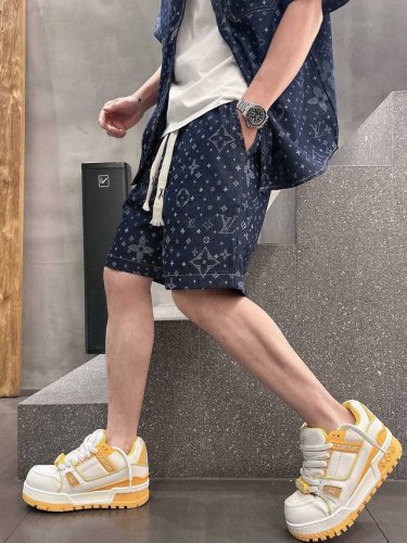 搭配资讯图 Louis Vuitton路易威登 Lv 25Ss早春新款满天星提花牛仔短裤
