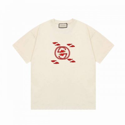 隔天到 Gucci 古驰 龙年限定 双G字母印花 Logo标识精致升级 原版面料 官方同款 短袖T恤 定制 同缸染面料 手感非常舒服 春夏最新版本 颜色: 杏色