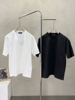 Louis Vuitton路易威登独家专供新款原单男士休闲短袖 高端定制 高版本 时尚百搭爆款进口面料 手感超柔软细腻 穿着亲肤舒适 高端精品 代工厂p精细做工