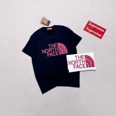 tnf 北面胸前大Logo男女同款情侣款T恤！2025最火最火的一款T非它莫属，火爆全网！这次的系列可以说真香！爱户外的朋友疯狂了，颜值逆天，超有味道！几乎到了