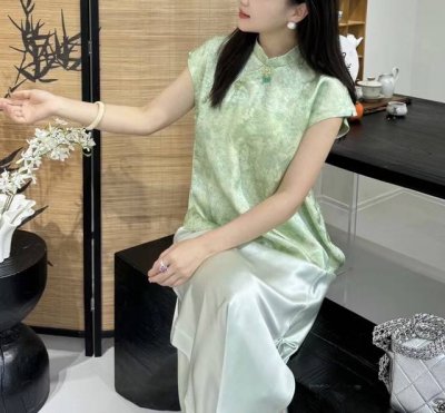 春夏新款 人丝过薯莨汁夏款长命锁国风上衣 尺码：S-Xl 颜色：浅绿色