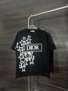 款号 He244 dior-迪奥胸前星星字母印花Logo圆领短袖 面料采用280克双股双纱纯棉面料 手感舒适柔软 上身舒适透气 领口采用同缸同色罗纹 不紧绷 不