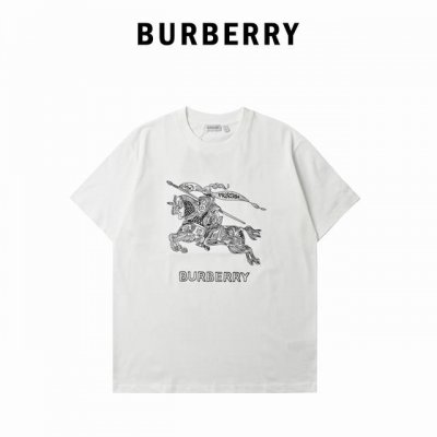 burberry 巴宝莉 骑士战马刺绣短袖 面料采用240克双纱纯棉面料+2X2配套螺纹 订染颜色后整蚀毛处理 对照原版做丝滑超柔处理 布面肌理股线清晰明显 垂