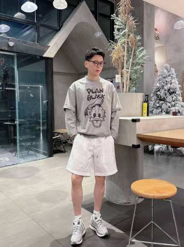 lv* 5S 春夏新款休闲短裤 ，舒适度极好，手触感强烈。辨识度极高 定制进口面料 色泽清新 做工精细 码数 S 3Xl