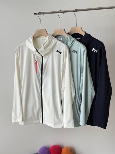 helly：Hh海丽汉森夏季新款Upf +防晒凉感户外追光防晒衣！ 三色齐发！ 在炎热的夏天更加保护我们的皮肤，加长帽檐设计全方位防护，腋下打孔设计舒适透风透气