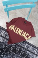 款M74 巴黎世家酒红色胶带 Balenciaga 巴黎.23Ss最新经典款.胶带拉浆印花.成衣水洗磨烂做旧短袖T恤.砖柜同步.面料采用巴黎Zp定织定染全棉双纱