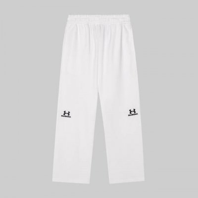 8323白色# Balenciaga X Under Armour 2025最高版本，联名运动长裤。 100%全棉毛巾底大卫衣活性染面料，420克紧密纺，手感舒
