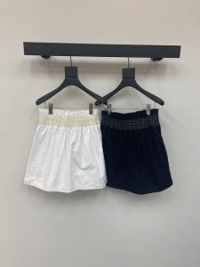 herme*2025新品上架 打揽压褶半裙 定制Yb斜纹全棉材质 质感高级 立体有型 高腰弹力半裙 腰间打揽褶皱设计 加大弹性包容身材 同时丰富色彩和设计层次