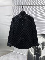 路易威登 Lv 2025Ss新款男士长袖 衬衫 衬衣，高端版本！专柜定制面料 透气舒适度高，细节无可挑剔，品牌元素设计理念，体现高品质。手感细腻柔软！呈现休闲裁