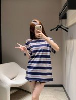 Miumi* 25Ss春夏新款 微标口袋条纹短袖T恤丨独家高版出品！自带减龄吸睛感，小众Chic的条纹搭配色短袖。条纹元素凸显简约与休闲的氛围感，实穿又显气质，