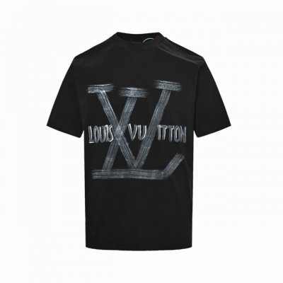 Louis Vuitton 路易威登 25Ss 字母涂鸦手绘印花短袖 三标齐全 采用冰丝索罗娜面料！前幅手绘工艺 手感非常舒服 Os落肩版型，时尚又个性，超级百