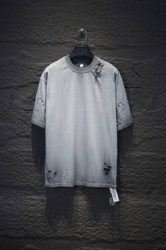 款号:7259# Chrome Hearts Os版型真的很迷人 克罗心也真的是绝绝子 每一季新品版型都做到极致 实穿度很高，随意搭都Nice 100%棉 采用