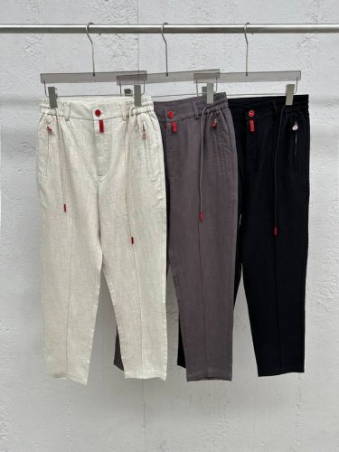 新品 高端洋行渠道货，顶级白金级臻品，原厂代工出品，2025春夏新品，独家售卖！Kiton奇顿男士高端亚麻混纺休闲裤 麻裤。被誉为时装手工界的典范，皇室贵族及精