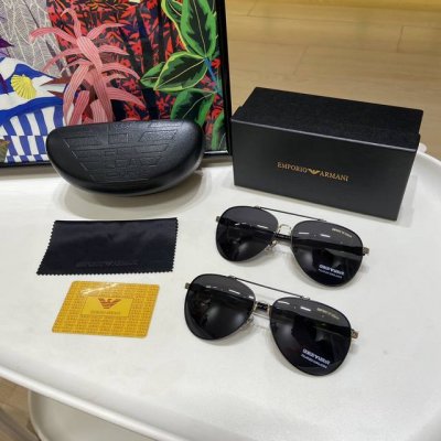 新品 ～ 春季新品～男生必入的精品眼镜 ，明星同款，阿尼 Ni款高清偏光太阳镜 阿玛尼超轻镜架，可以随意挤压，耐用性极高偏光高清镜片。且是渐进紫灰色镜片，个性。